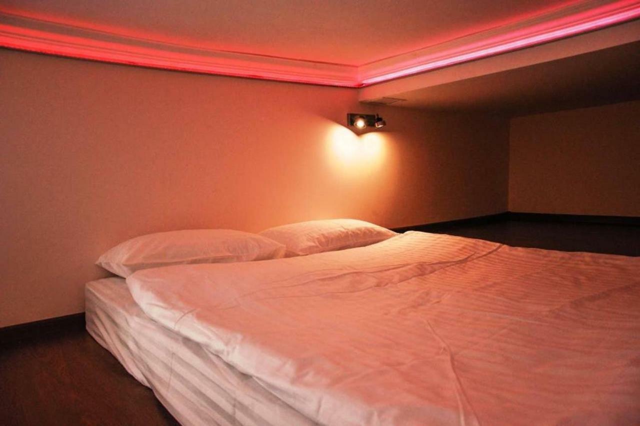 Kyiv Rouge Apartment Eksteriør bilde